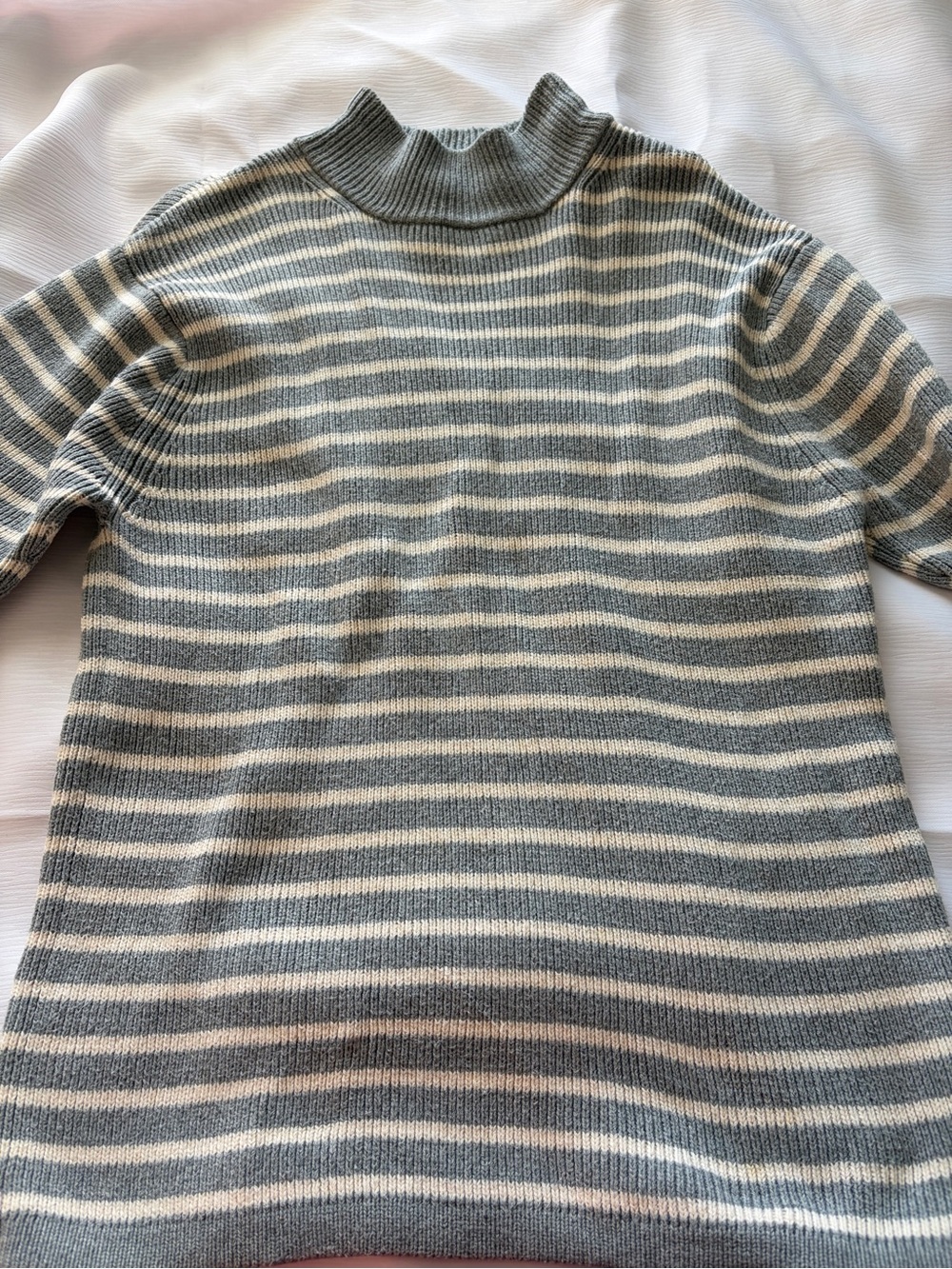 Vintage GAP Men's Striped Turtleneck Sweater in Gray and Cream